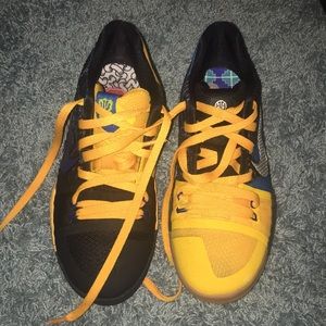 Kyrie Irving kids size 5.